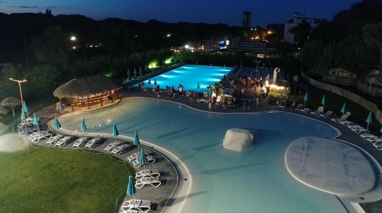 Estivo Premium Deluxe Mobile Homes On Camping Malibu Beach Lido di Jesolo Exteriör bild